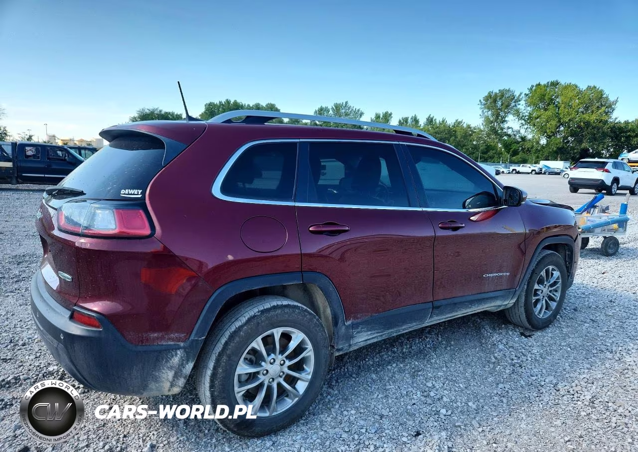 2021 Jeep Cherokee Latitude Plus VIN:1C4PJMLB8MD114746 - 3