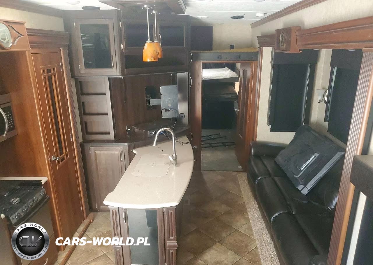 2017 Forest River Spartan Camper VIN:5ZT3ST9F7HG301110 - 6