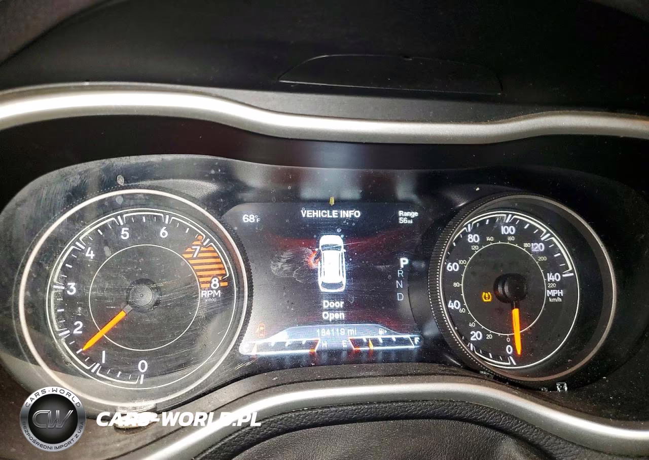2017 Jeep Cherokee Limited VIN:1C4PJMDSXHW632995 - 9