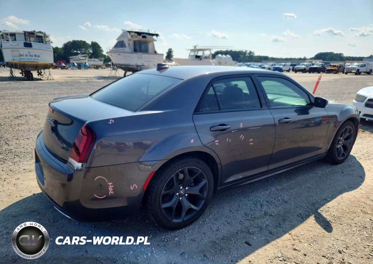 2022 Chrysler 300 Touring L VIN:2C3CCADG0NH134368 - 3
