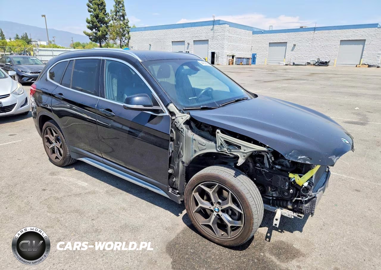 2018 BMW X1 Sdrive28I VIN:WBXHU7C35J3H43913 - 4