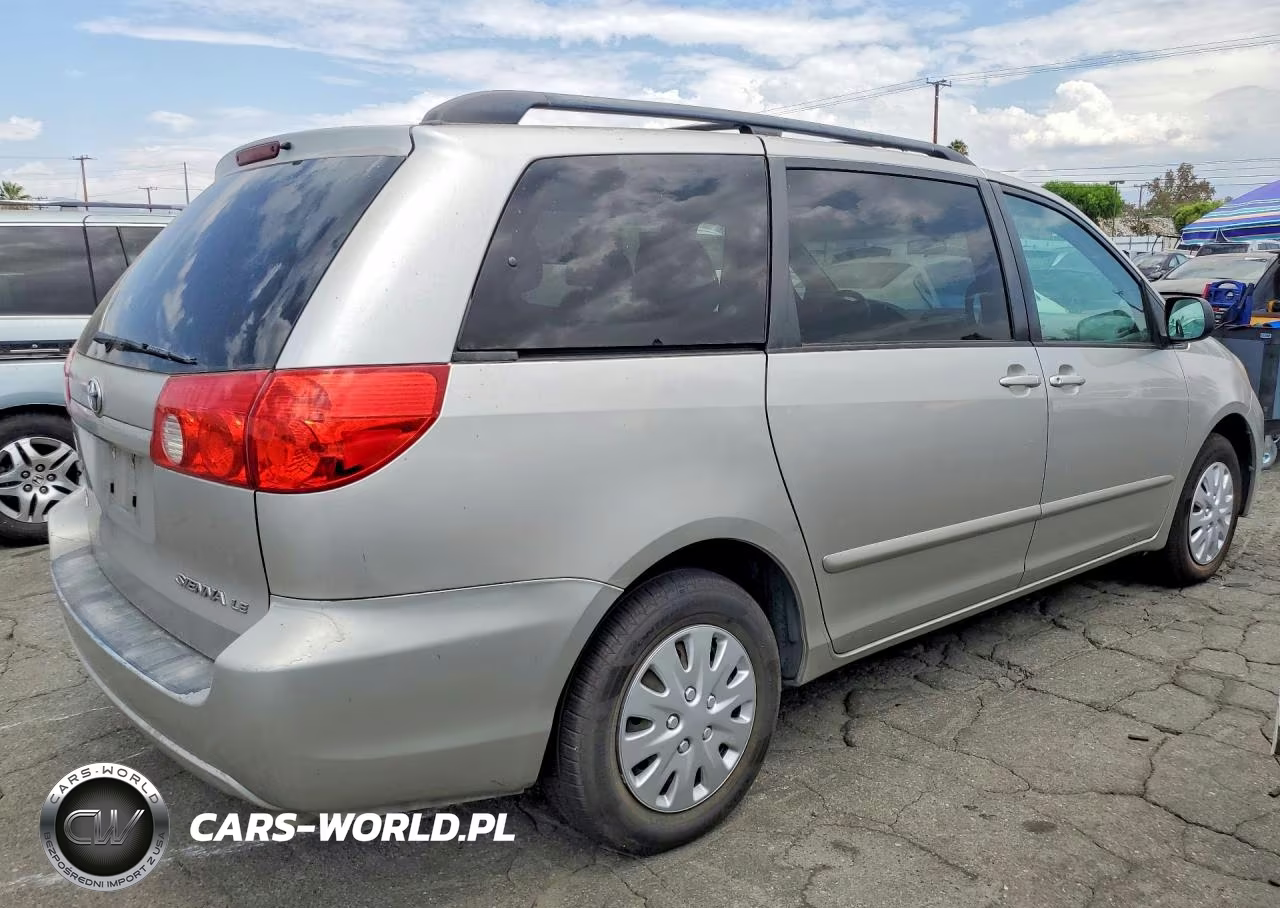 2010 Toyota Sienna Le 8-Passenger VIN:5TDKK4CC4AS304155 - 3