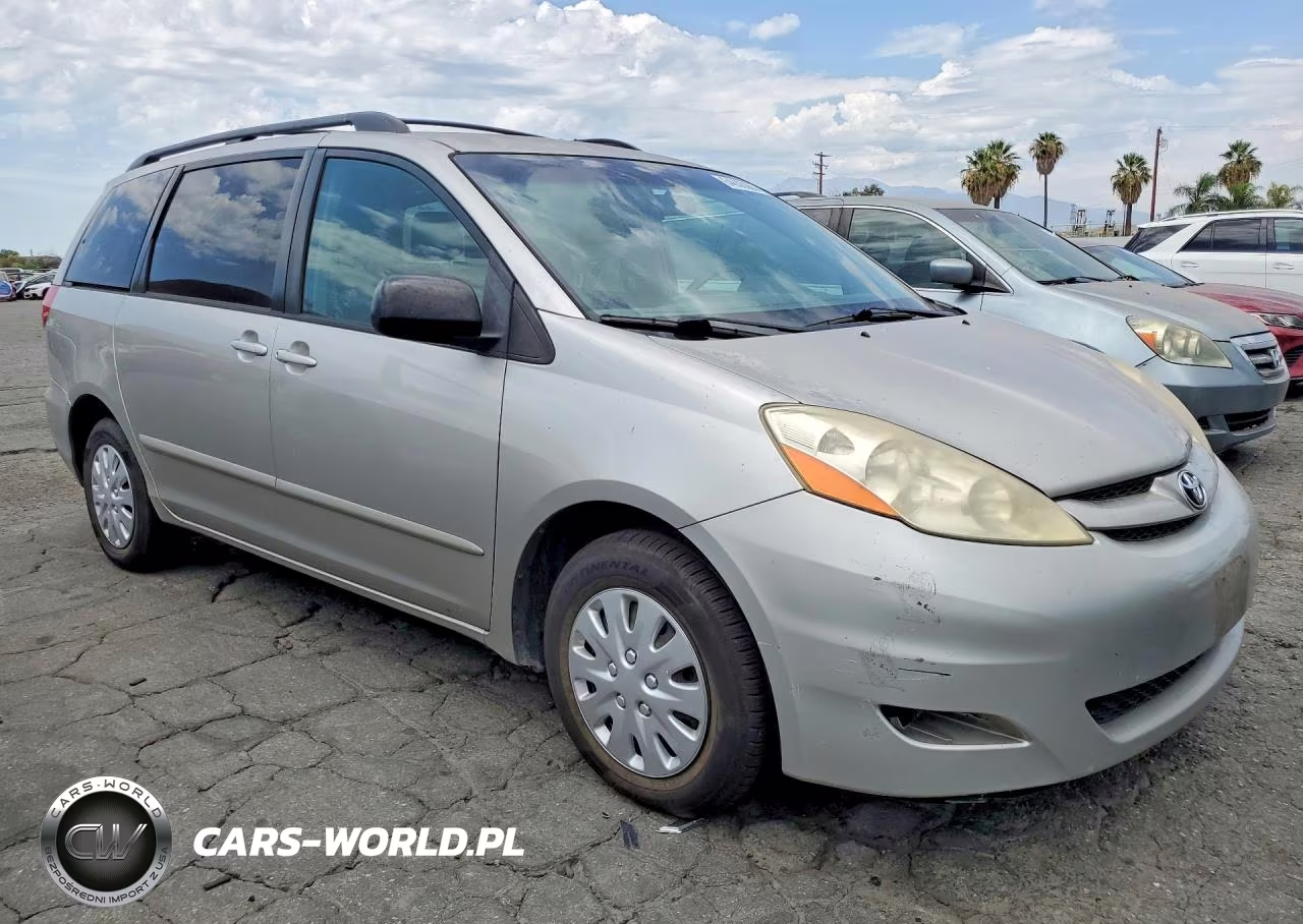 2010 Toyota Sienna Le 8-Passenger VIN:5TDKK4CC4AS304155 - 4