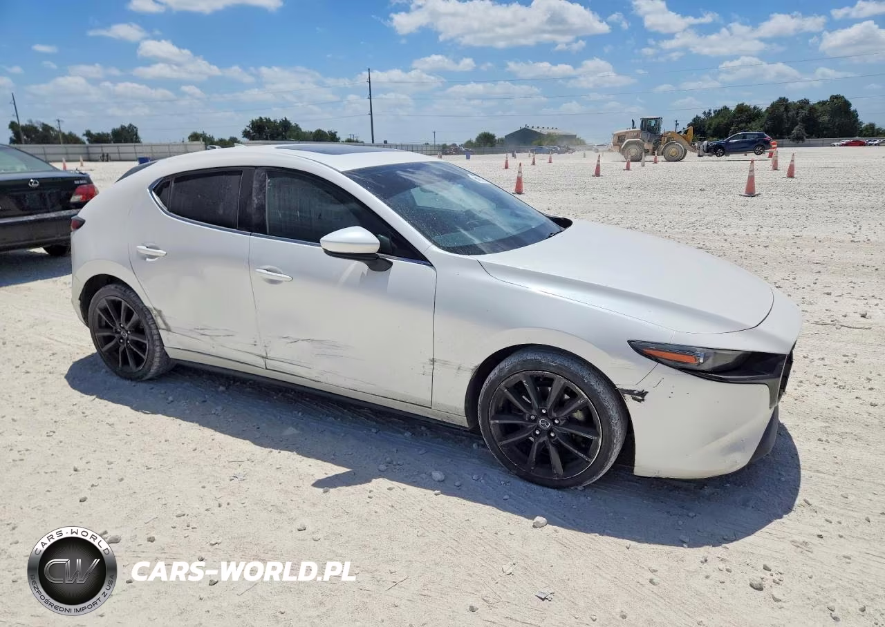 2020 Mazda 3 Premium VIN:JM1BPBNM4L1149280 - 4