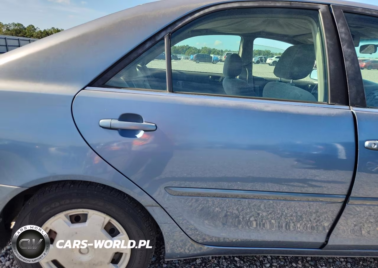 2003 Toyota Camry Le VIN:JTDBE32K430232454 - 10