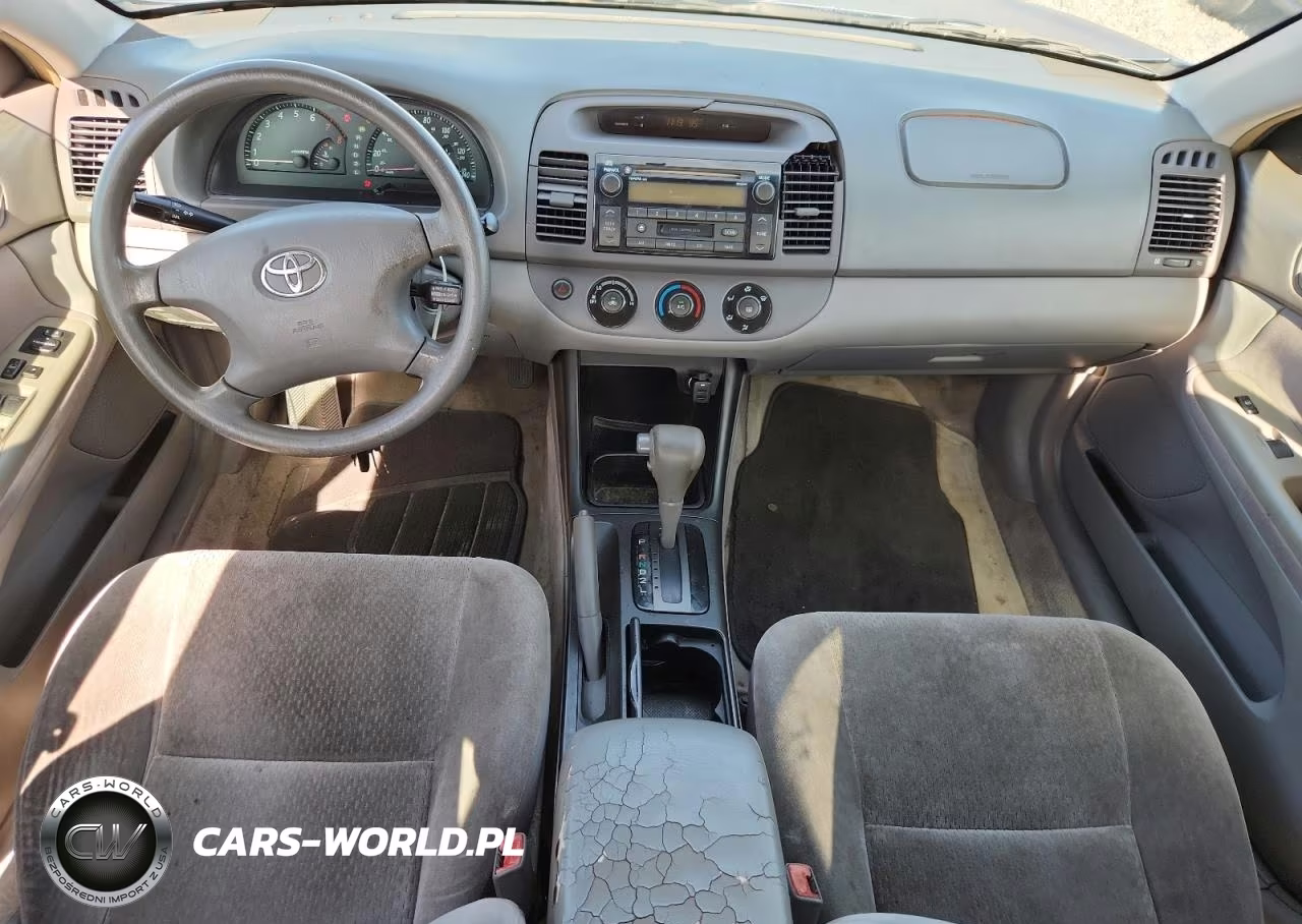 2003 Toyota Camry Le VIN:JTDBE32K430232454 - 8