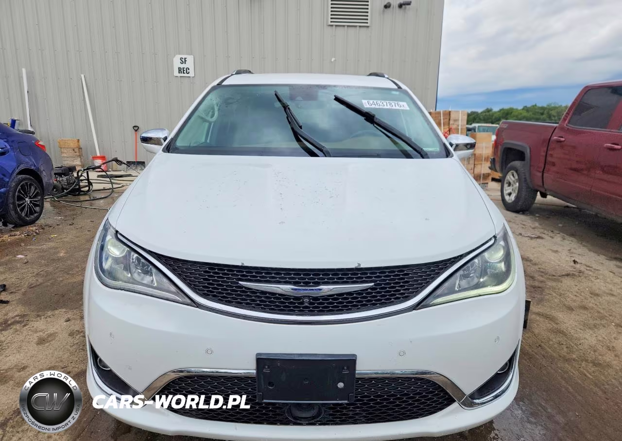2017 Chrysler Pacifica Limited VIN:2C4RC1GG5HR564798 - 5