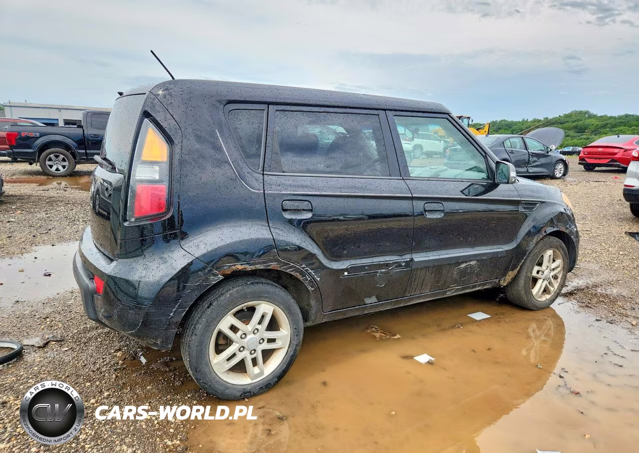 2010 Kia Soul + VIN:KNDJT2A27A7145648 - 3
