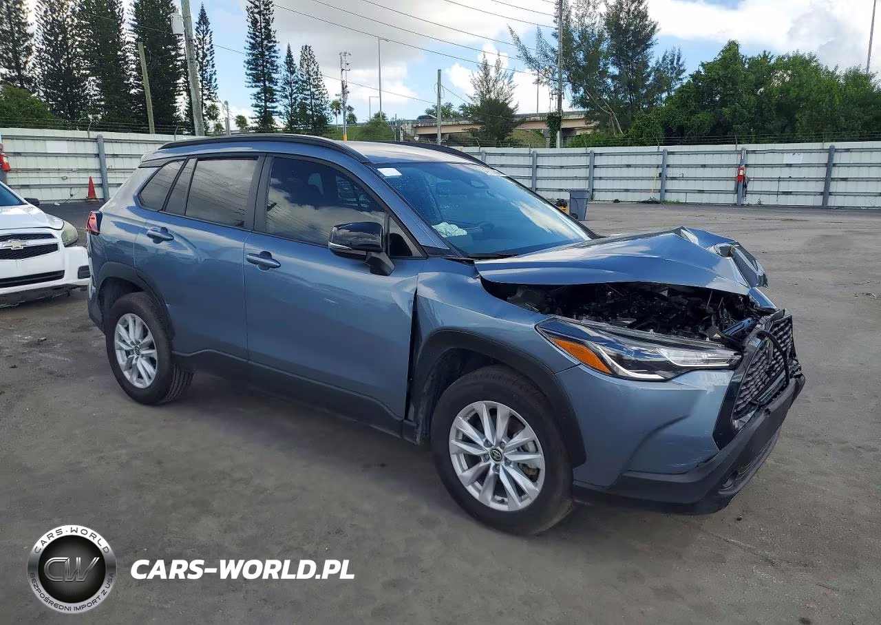 2025 Toyota Corolla Cross Le VIN:7MUCAAAG0SV136176 - 4