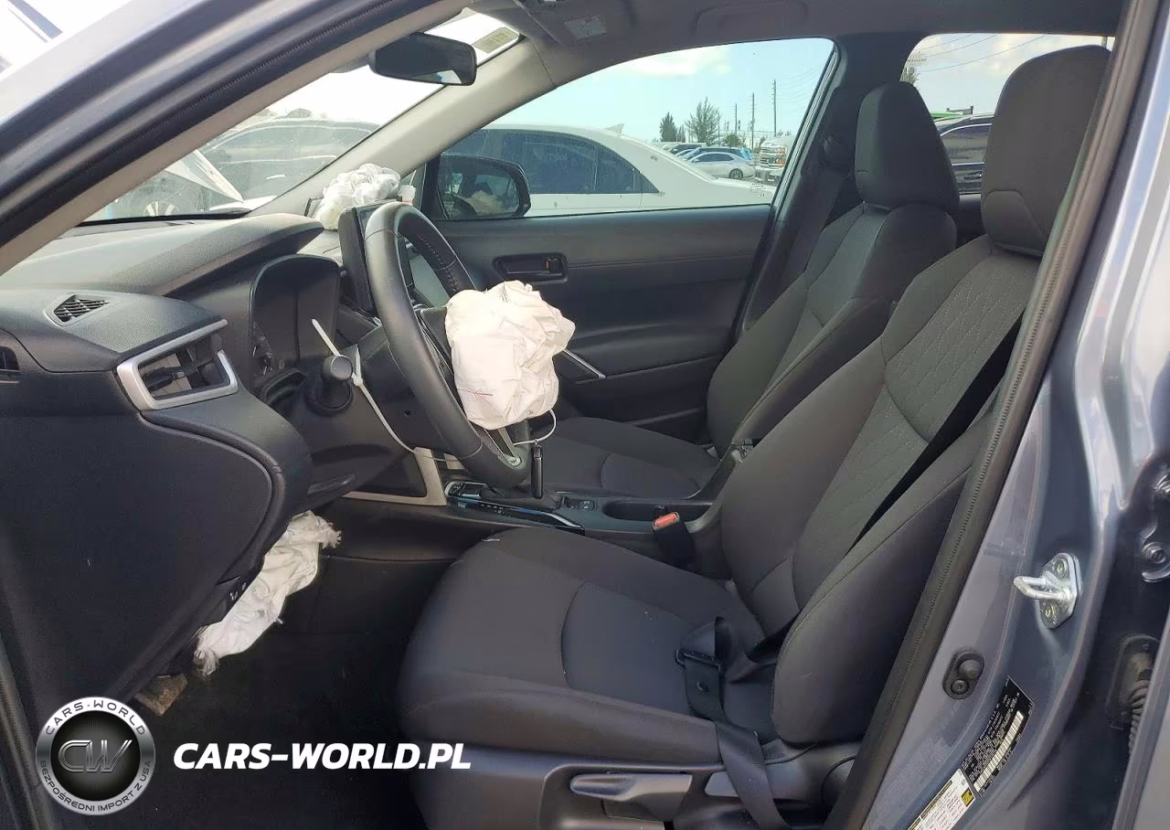 2025 Toyota Corolla Cross Le VIN:7MUCAAAG0SV136176 - 7