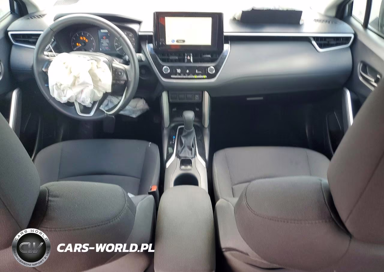 2025 Toyota Corolla Cross Le VIN:7MUCAAAG0SV136176 - 8