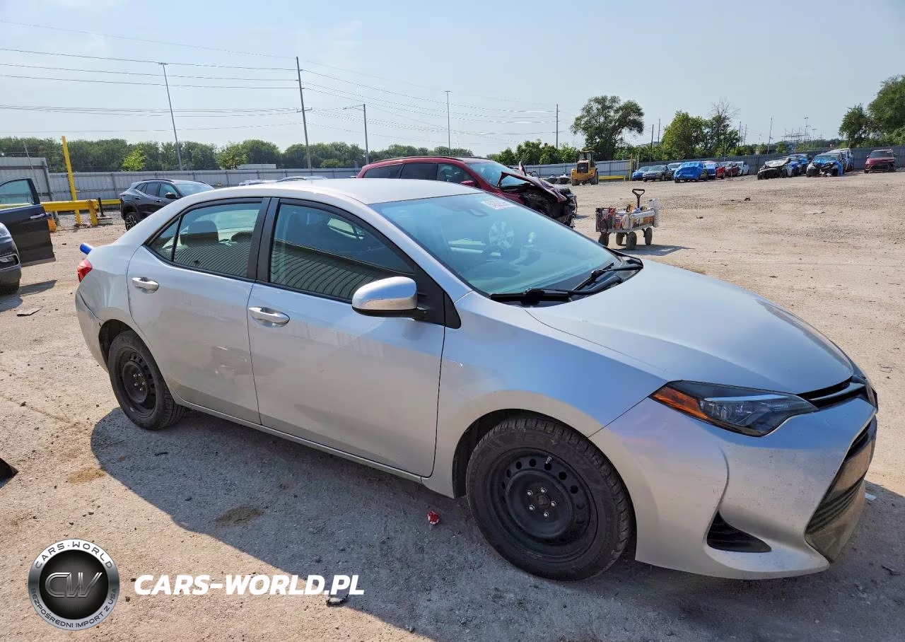 2017 Toyota Corolla Le VIN:2T1BURHE9HC867545 - 4
