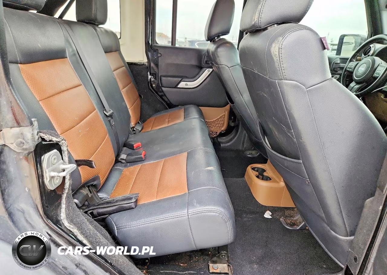 2012 Jeep Wrangler Unlimited Rubicon VIN:1C4BJWFG5CL206690 - 10