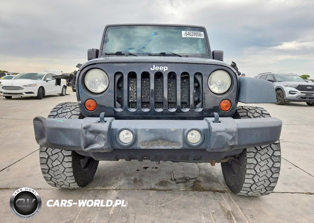 2012 Jeep Wrangler Unlimited Rubicon VIN:1C4BJWFG5CL206690 - 5