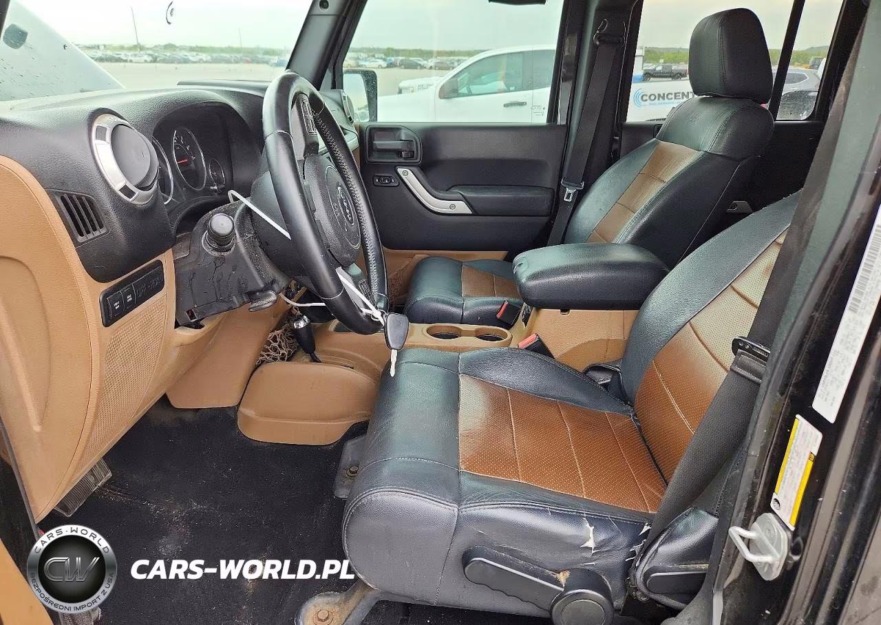 2012 Jeep Wrangler Unlimited Rubicon VIN:1C4BJWFG5CL206690 - 7