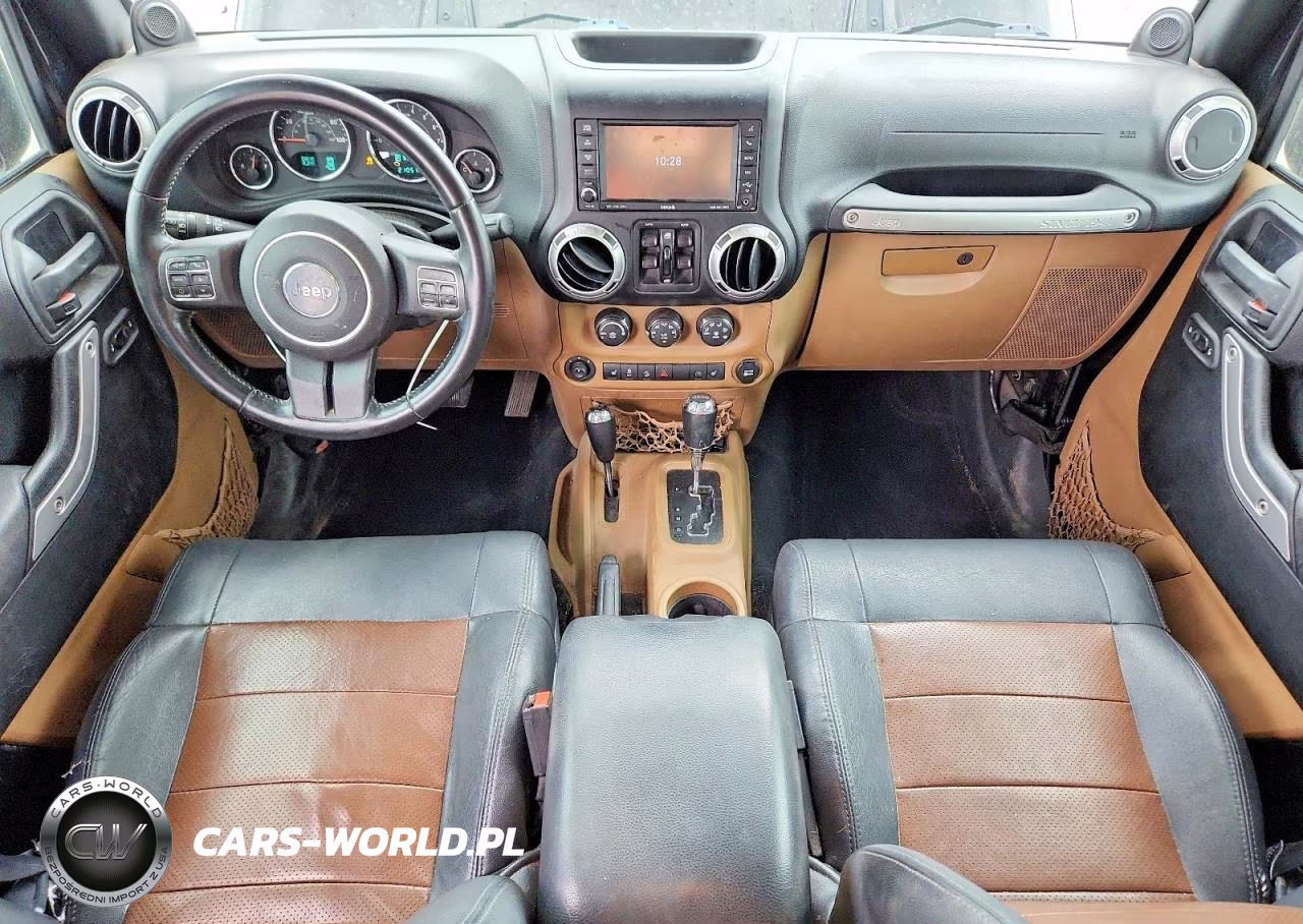 2012 Jeep Wrangler Unlimited Rubicon VIN:1C4BJWFG5CL206690 - 8