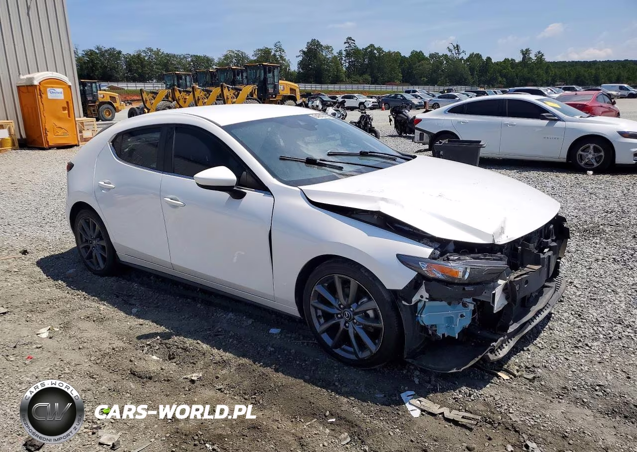 2019 Mazda 3 Preferred Plus VIN:JM1BPALM8K1108923 - 4