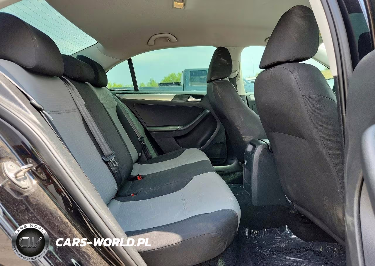 2018 Volkswagen Jetta S VIN:3VW2B7AJXJM231969 - 10