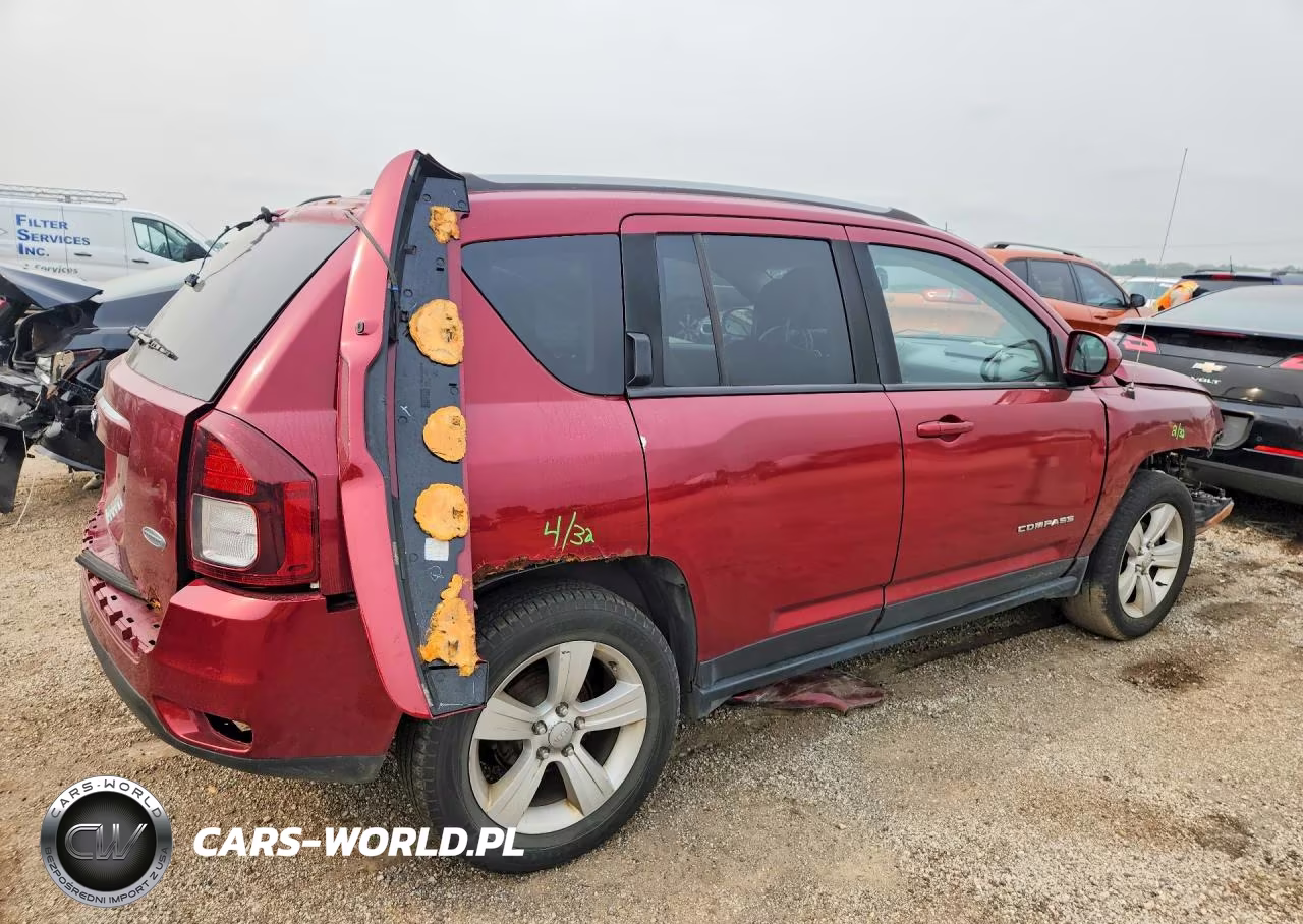 2017 Jeep Compass Latitude VIN:1C4NJDEB0HD104111 - 3