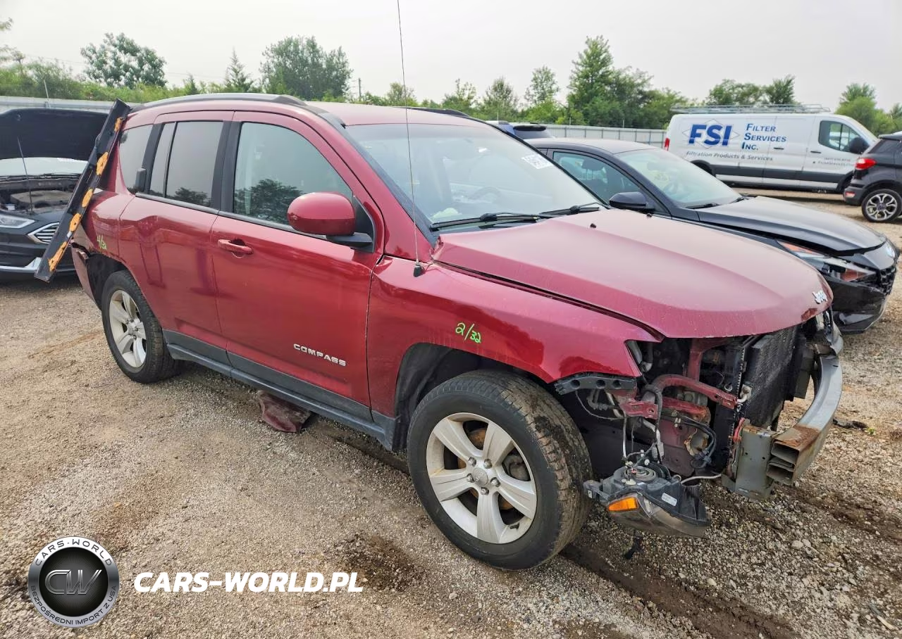 2017 Jeep Compass Latitude VIN:1C4NJDEB0HD104111 - 4
