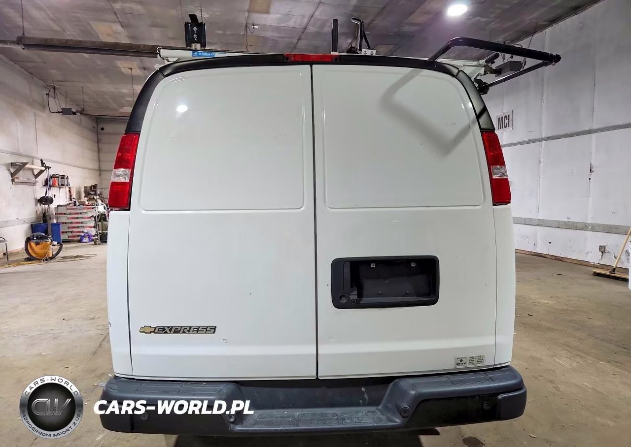 2023 Chevrolet Express G2500 VIN:1GCWGAFP7P1107101 - 6