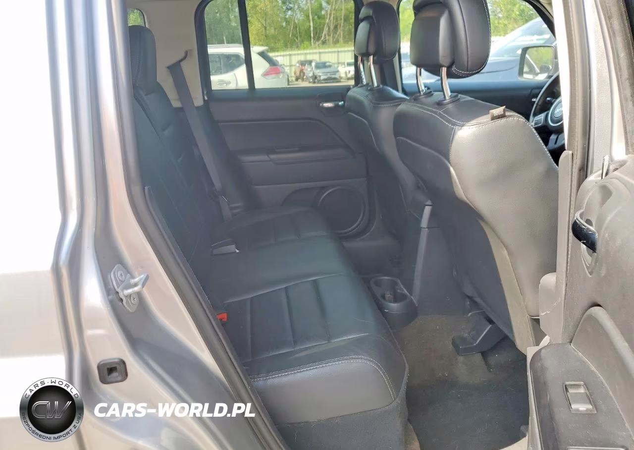 2015 Jeep Patriot Latitude VIN:1C4NJRFB4FD218010 - 11