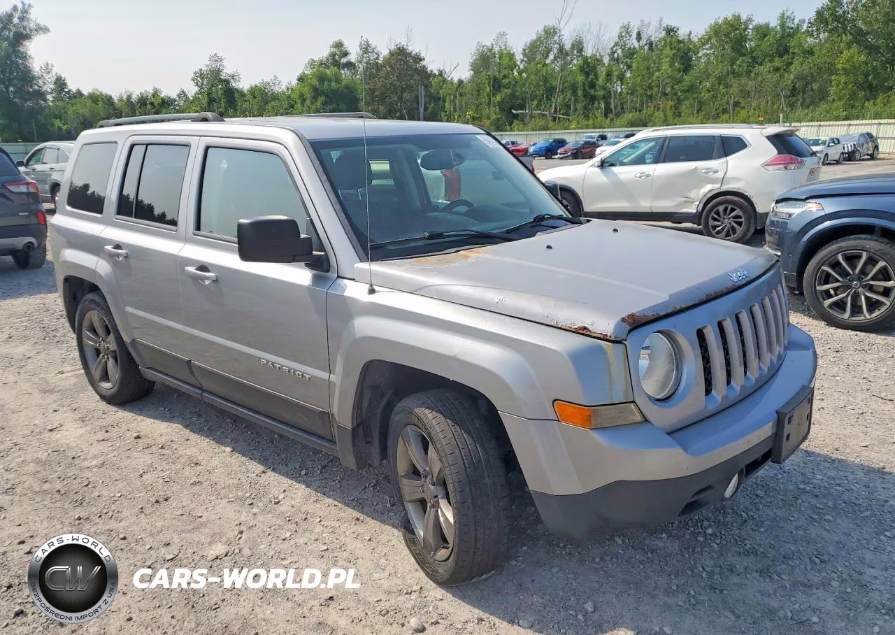 2015 Jeep Patriot Latitude VIN:1C4NJRFB4FD218010 - 4