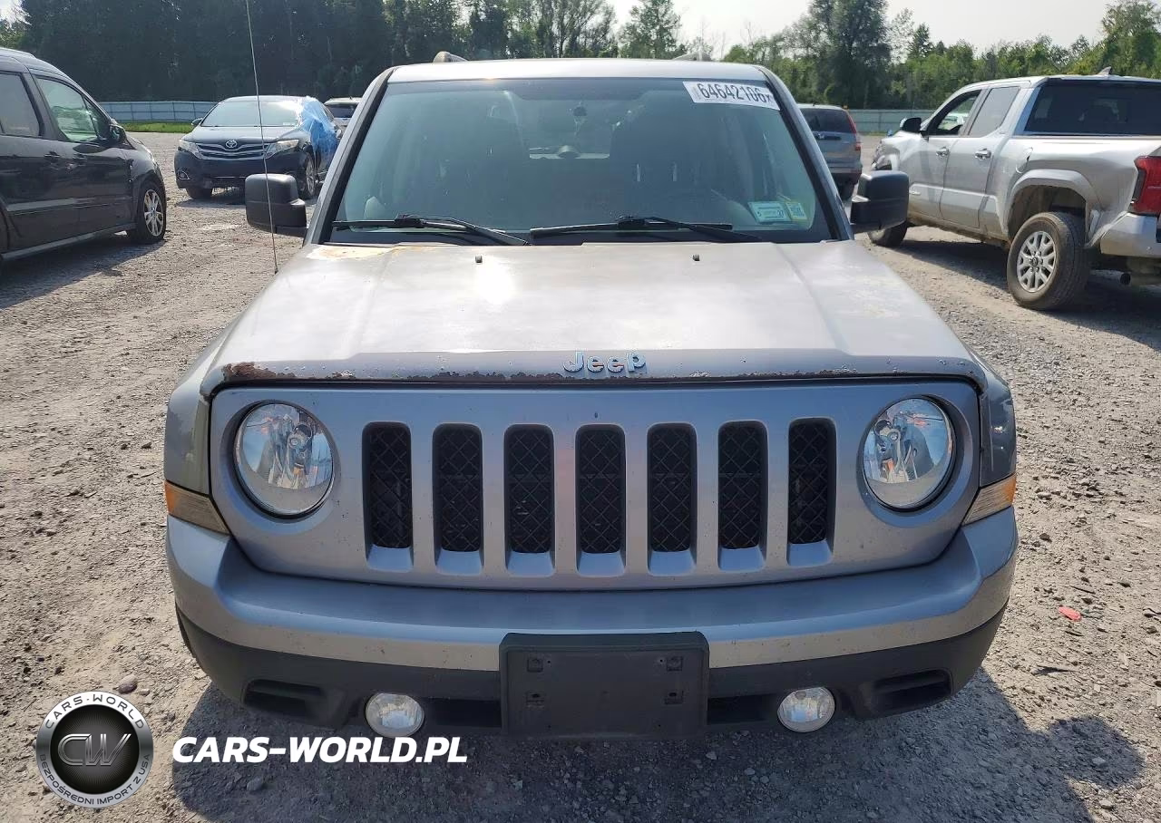 2015 Jeep Patriot Latitude VIN:1C4NJRFB4FD218010 - 5