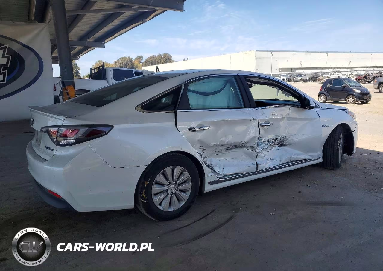 2016 Hyundai Sonata Hybrid Se VIN:KMHE24L15GA031305 - 3