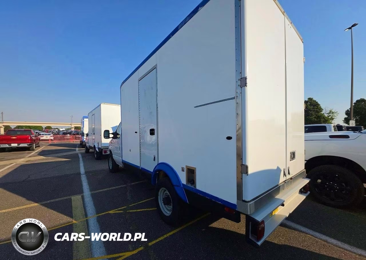 2023 Ford Econoline E350 Super Duty Cutaway Van VIN:1FDWE3FK9PDD08532 - 3