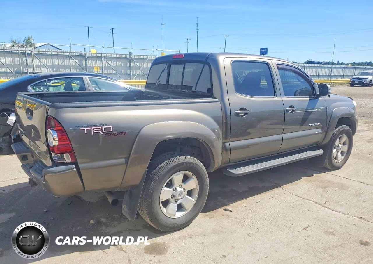 2013 Toyota Tacoma V6 VIN:3TMLU4EN8DM115865 - 3