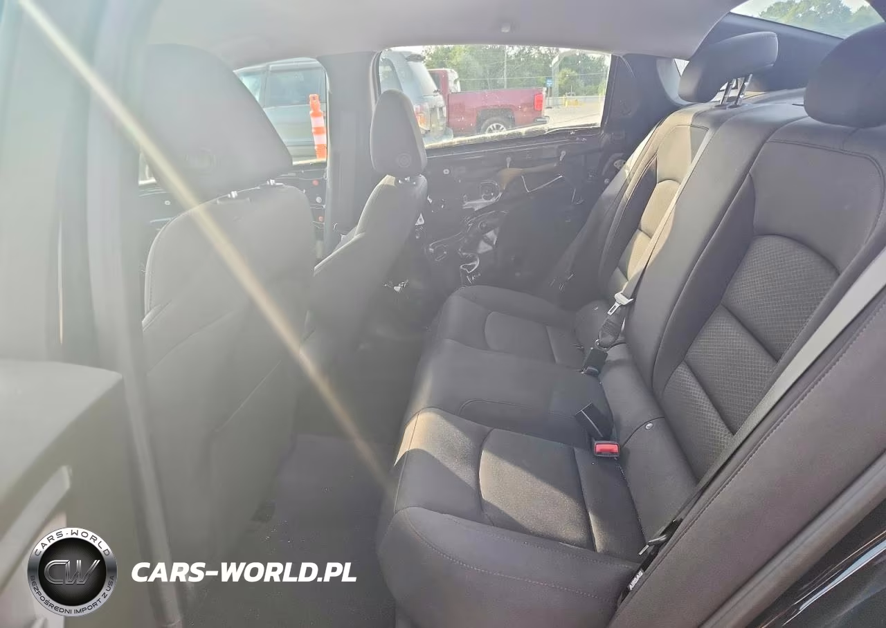 2023 Chevrolet Malibu Rs VIN:1G1ZG5ST7PF204740 - 10