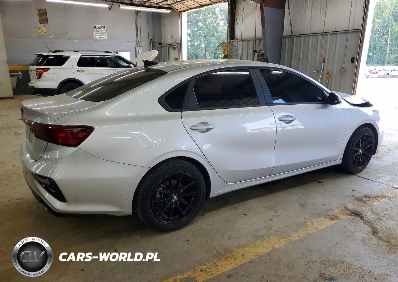 2021 Kia Forte Lxs VIN:3KPF24AD7ME331863 - 3