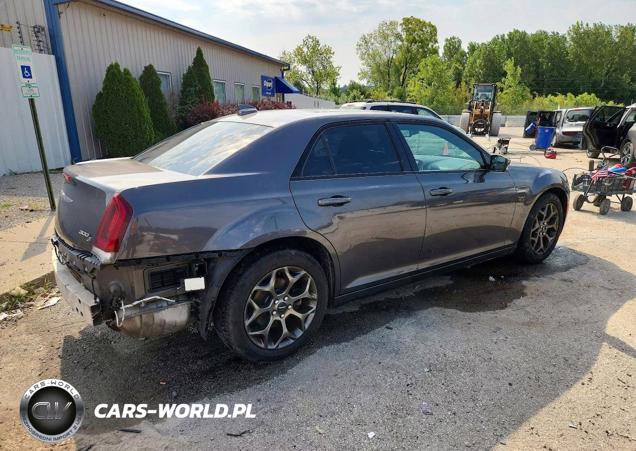 2016 Chrysler 300 S VIN:2C3CCAGG2GH253389 - 3