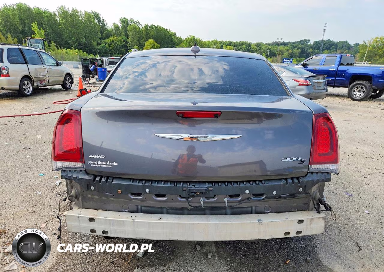 2016 Chrysler 300 S VIN:2C3CCAGG2GH253389 - 6