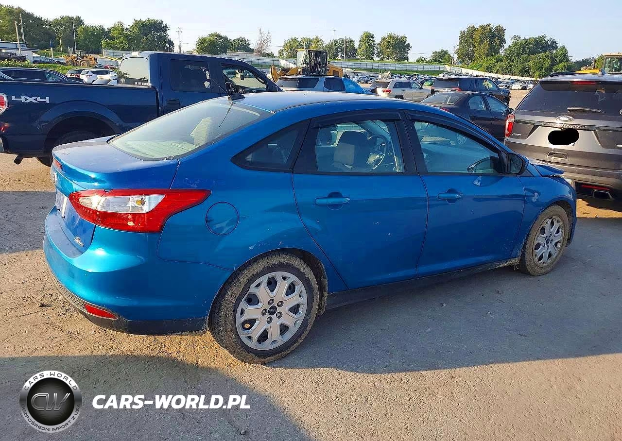 2012 Ford Focus Se VIN:1FAHP3F21CL454503 - 3