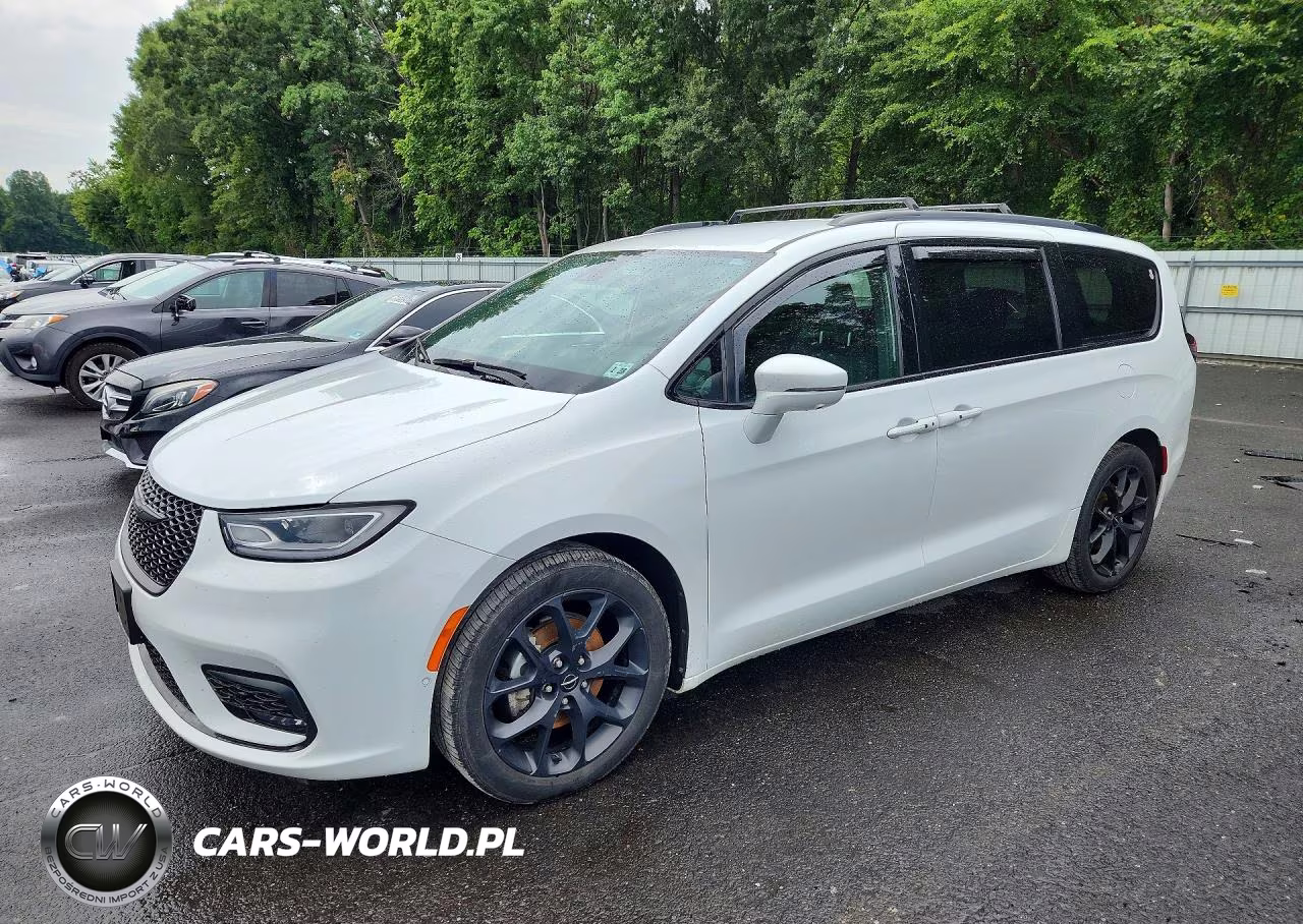2022 Chrysler Pacifica Touring L VIN:2C4RC1BG2NR232255 - 1