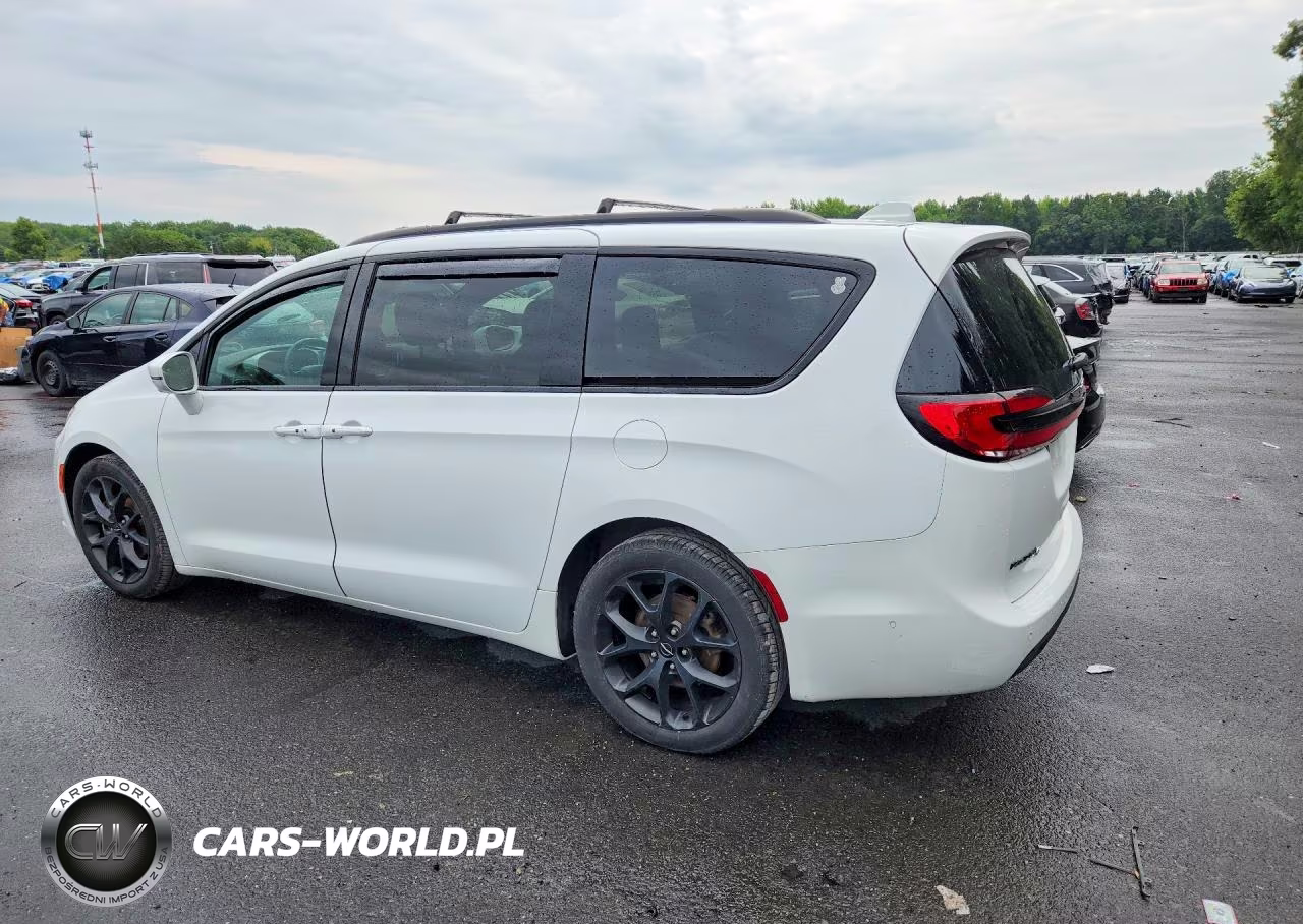 2022 Chrysler Pacifica Touring L VIN:2C4RC1BG2NR232255 - 2