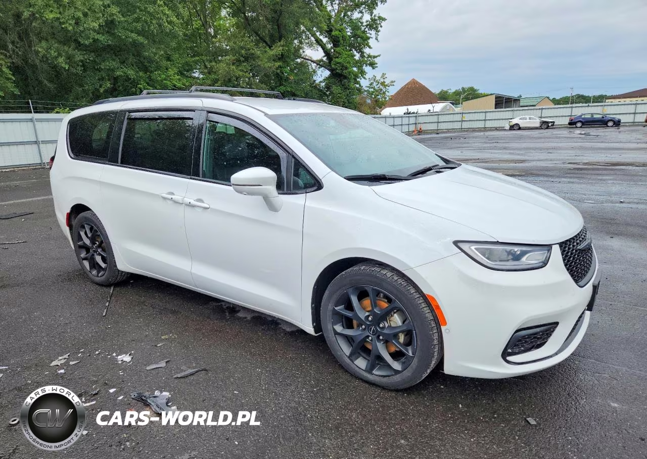 2022 Chrysler Pacifica Touring L VIN:2C4RC1BG2NR232255 - 4