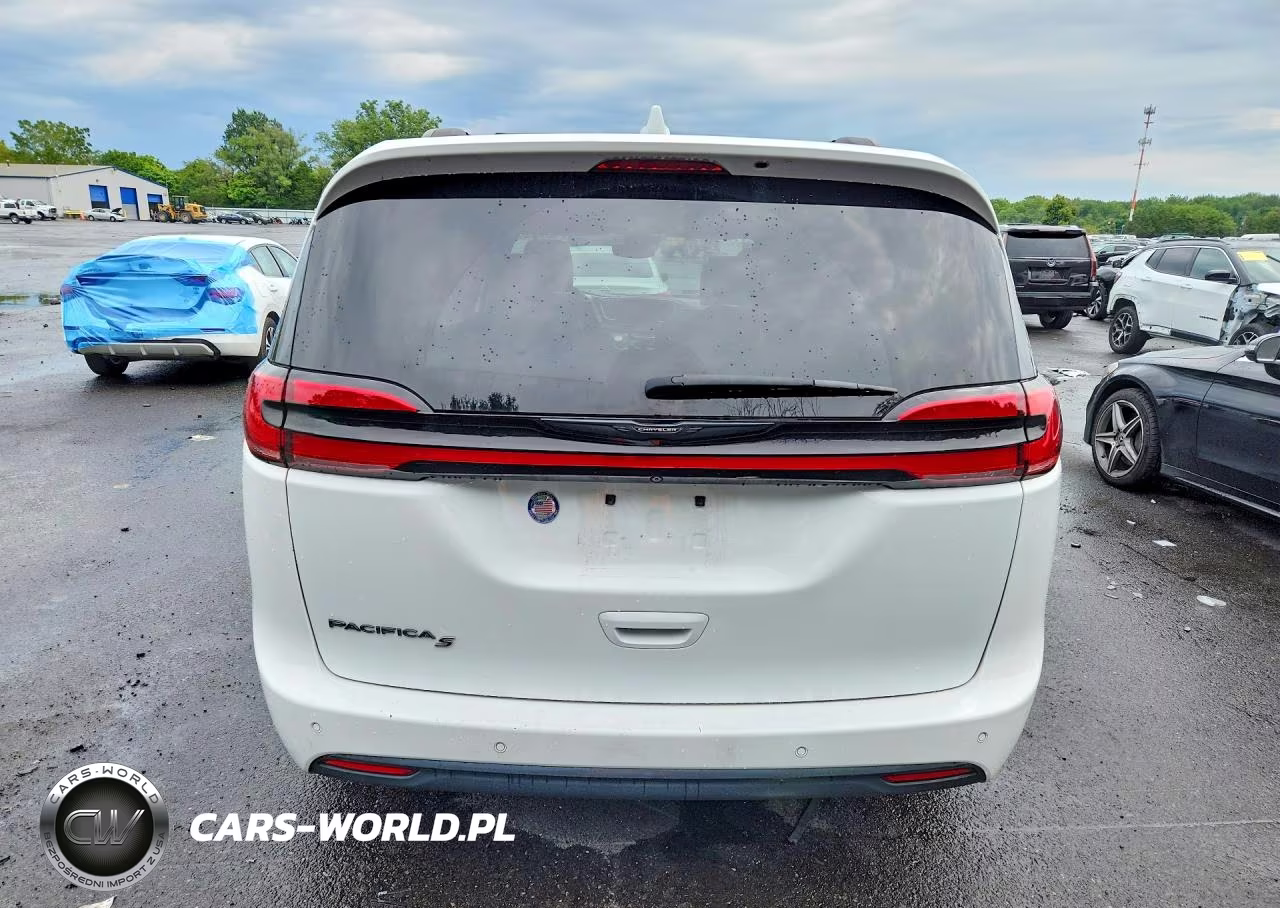 2022 Chrysler Pacifica Touring L VIN:2C4RC1BG2NR232255 - 6
