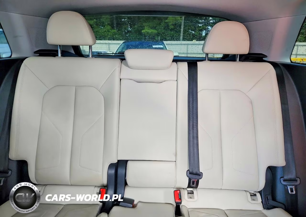 2020 Audi Q3 Premium Plus VIN:WA1BECF36L1021666 - 10