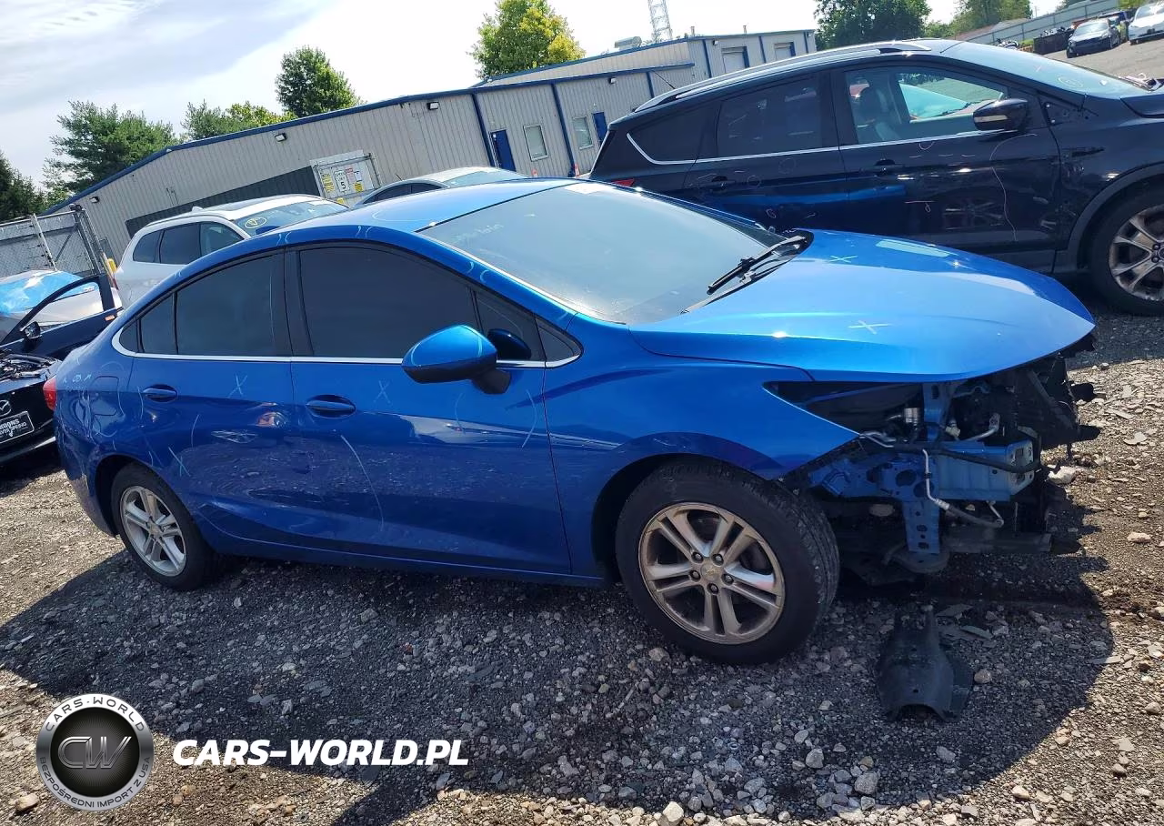 2017 Chevrolet Cruze Lt VIN:1G1BE5SM5H7109380 - 4