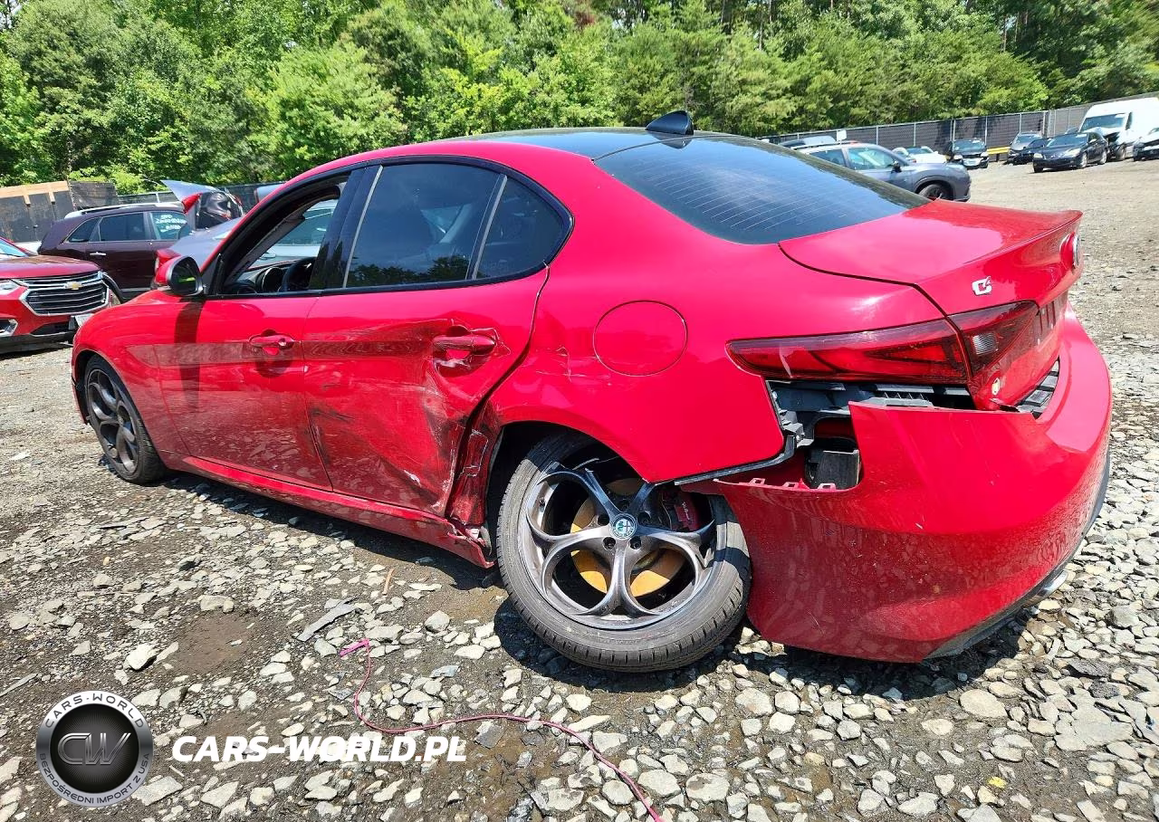 2018 Alfa Romeo Giulia Ti Q4 VIN:ZARFAEEN0J7572788 - 2
