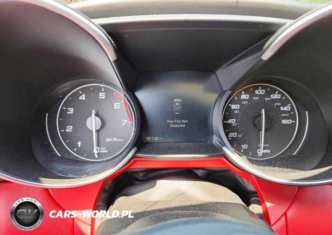 2018 Alfa Romeo Giulia Ti Q4 VIN:ZARFAEEN0J7572788 - 9