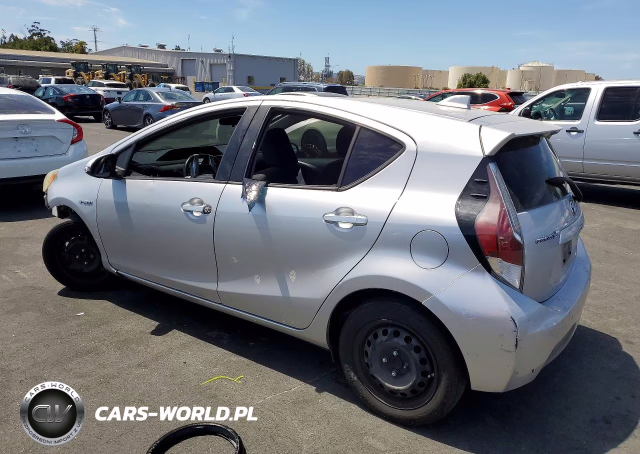2015 Toyota Prius C Two VIN:JTDKDTB3XF1582097 - 2
