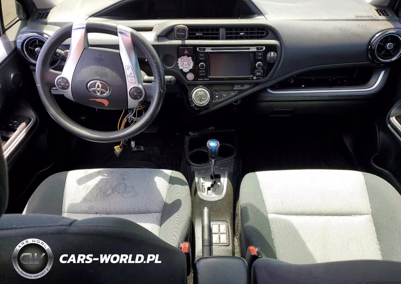 2015 Toyota Prius C Two VIN:JTDKDTB3XF1582097 - 8