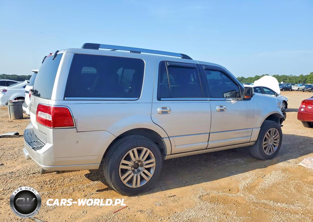 2011 Lincoln Navigator VIN:5LMJJ2H5XBEJ07990 - 3