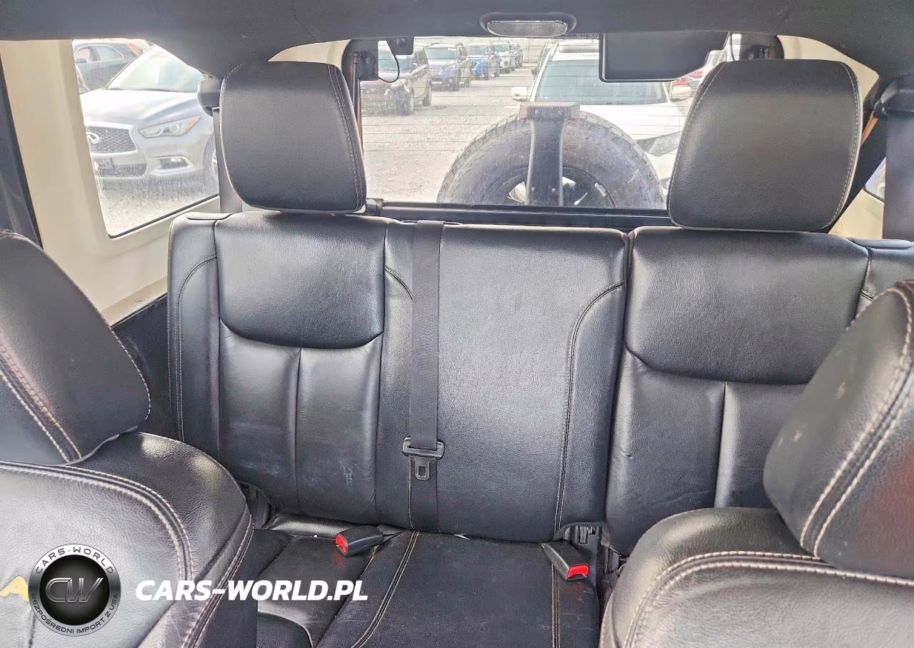 2014 Jeep Wrangler Unlimited Sahara VIN:1C4BJWEG2EL258623 - 10