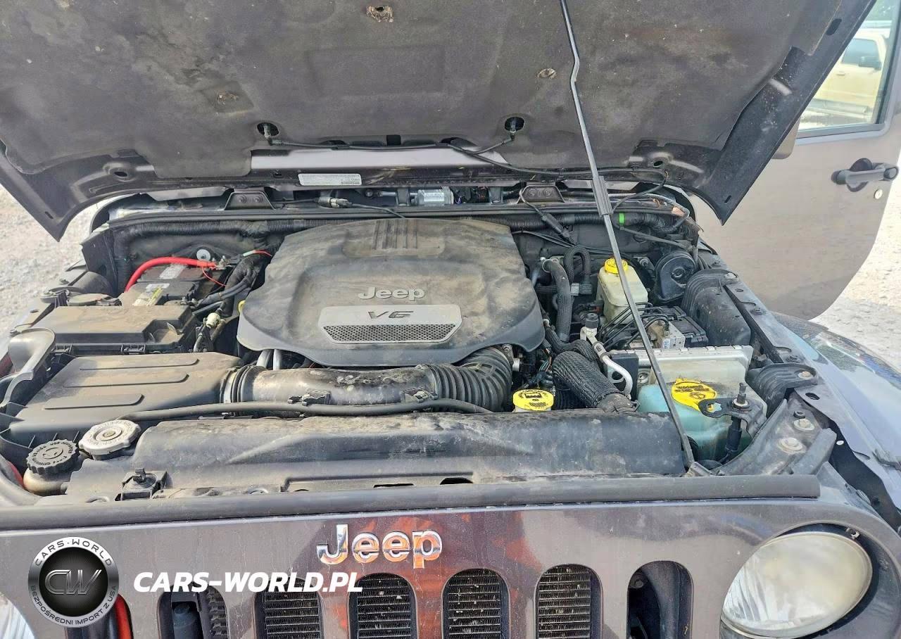 2014 Jeep Wrangler Unlimited Sahara VIN:1C4BJWEG2EL258623 - 12