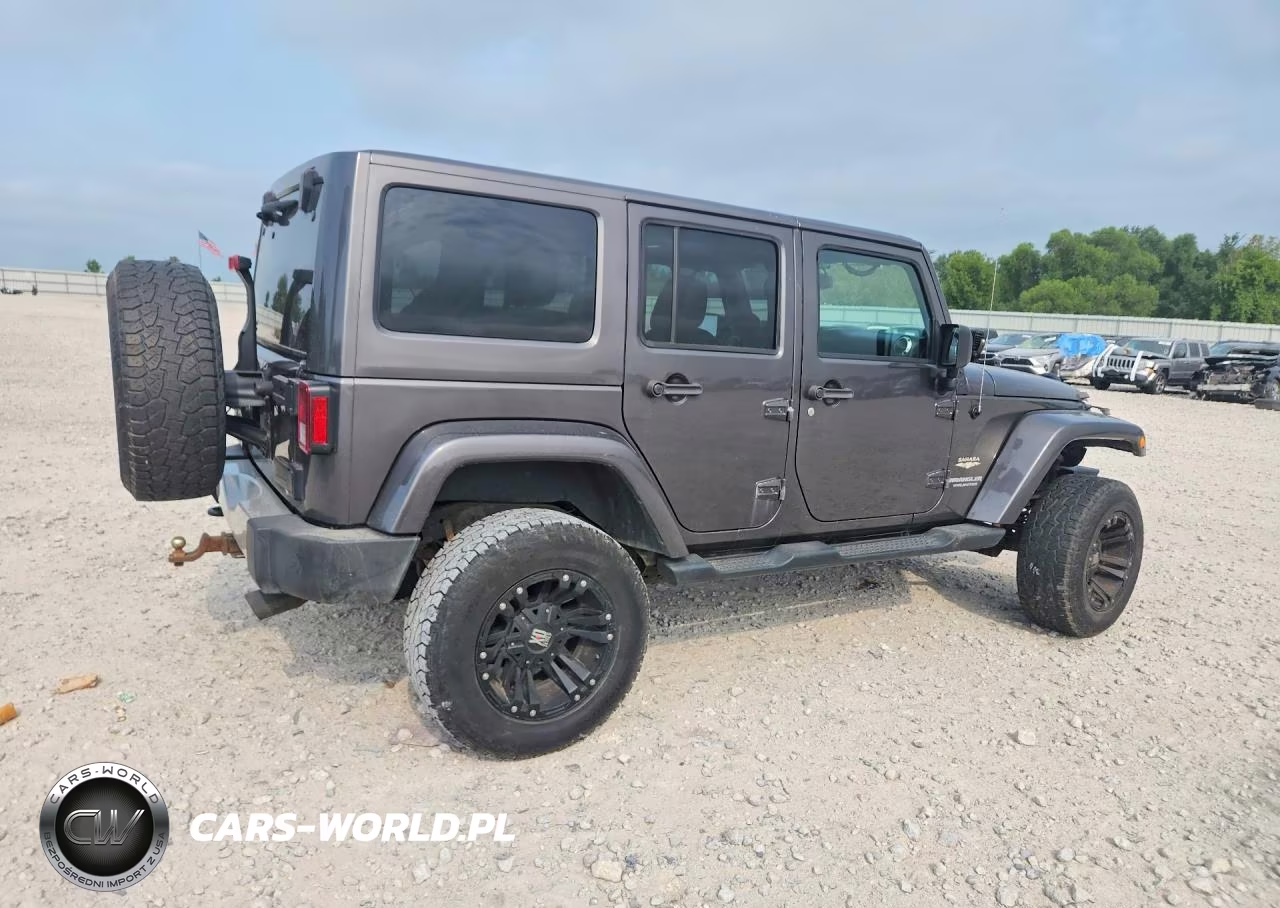 2014 Jeep Wrangler Unlimited Sahara VIN:1C4BJWEG2EL258623 - 3